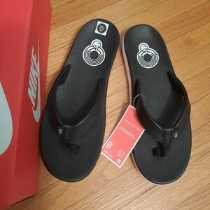 NEW Women's Nike, Size 8, Bella Kai Thongs